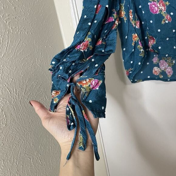 ANTHROPOLOGIE WELLESLEY BUTTON DOWN BLUE FLORAL BLOUSE TOP SIZE MEDIUM - Picture 6 of 9